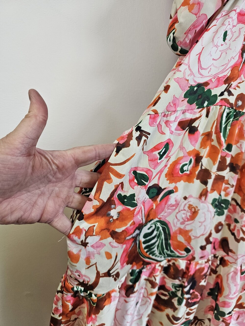 Ivy City Co Harvey Floral Paisley Puff Sleeve Flowy Midi Dress - Picture 4 of 8